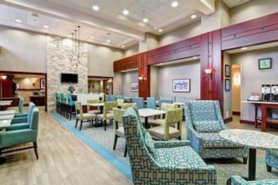 هامپتون این اند سویتز بای هیلتون گولف