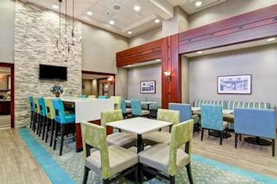 هامپتون این اند سویتز بای هیلتون گولف