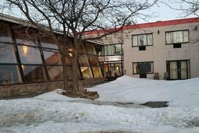 بمنت بای ویندهام منتریل آیرپرت