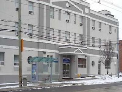 هوارد جهنسُن این ترنتو دونتون وست