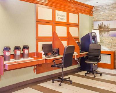 کمفرت این ترنتو آیرپرت