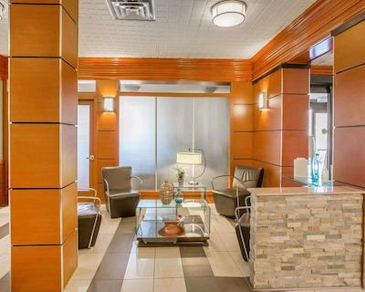 کمفرت این ترنتو آیرپرت