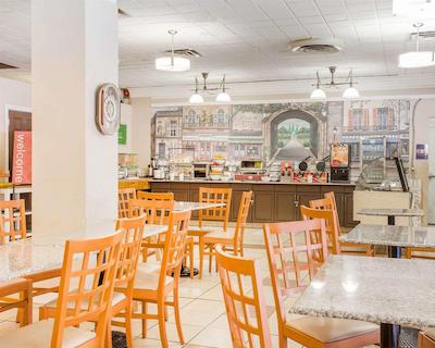 کمفرت این ترنتو آیرپرت