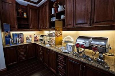 هامپتون این ناپانی-اُنتاریو کانادا