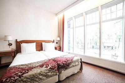 دیکر اند دیجز فنیس