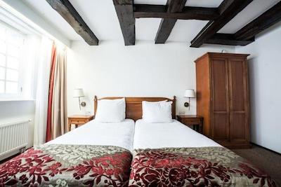 دیکر اند دیجز فنیس