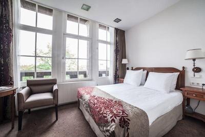 دیکر اند دیجز فنیس