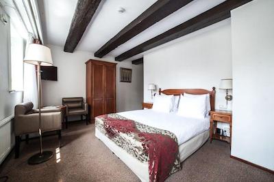 دیکر اند دیجز فنیس