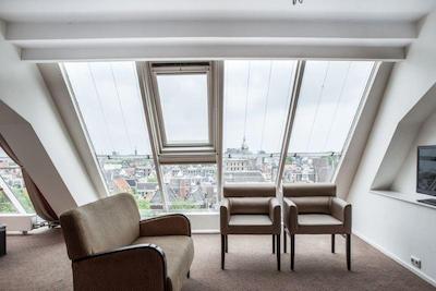 دیکر اند دیجز فنیس