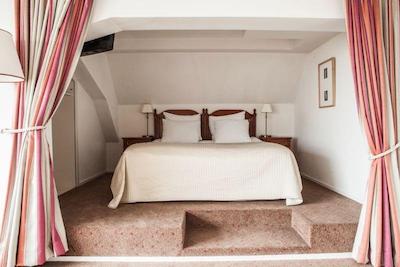 دیکر اند دیجز فنیس