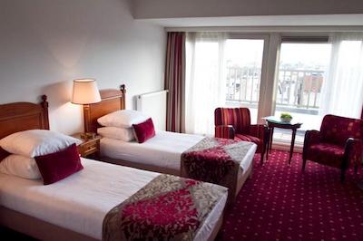 دیکر اند دیجز فنیس