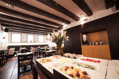 دیکر اند دیجز فنیس