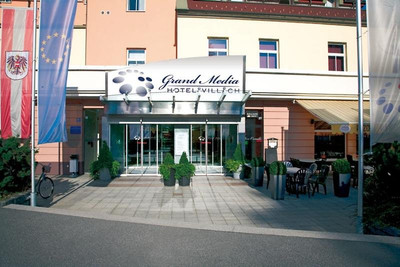گلبو پلازا هتل ویلاچ