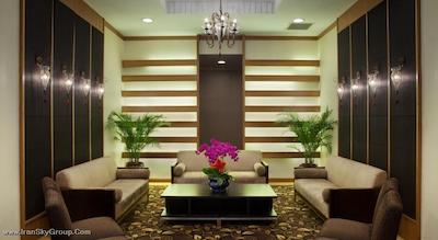 هالیدی این تمپل آو هیون