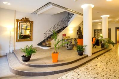 هتل رمند 4 تولوس