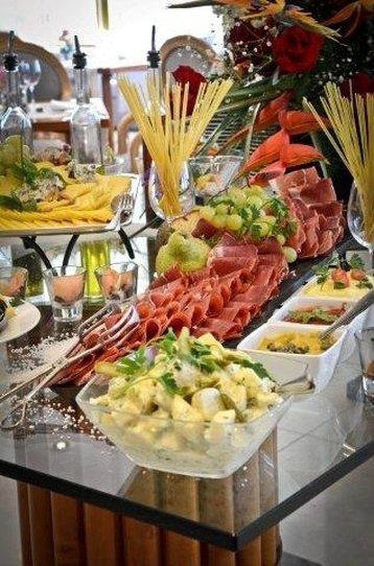 کستا گالانا هتل گران لوجو
