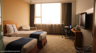 هالیدی این اکسپرس مینزویوان