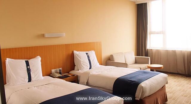 هالیدی این اکسپرس مینزویوان