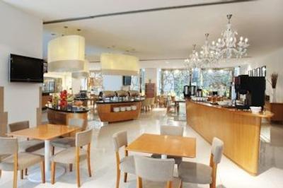 هالیدی این اکسپرس مینزویوان