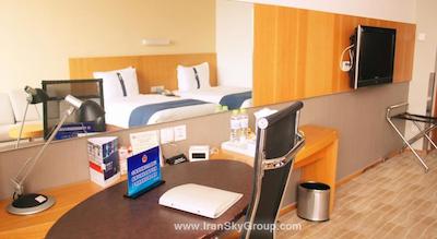 هالیدی این اکسپرس مینزویوان