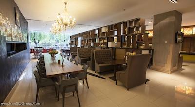 هالیدی این اکسپرس مینزویوان