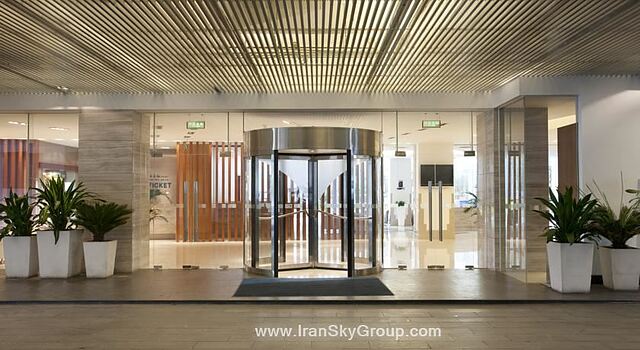 هالیدی این اکسپرس مینزویوان