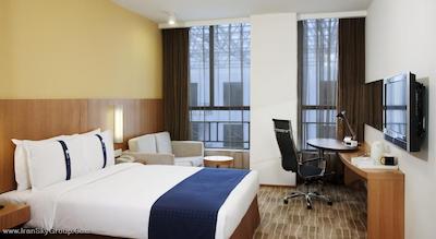 هالیدی این اکسپرس مینزویوان