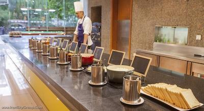 هالیدی این اکسپرس مینزویوان