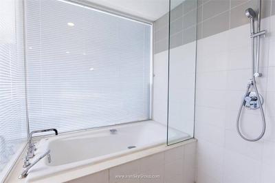 هالیدی این اکسپرس مینزویوان