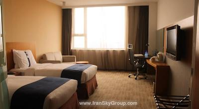 هالیدی این اکسپرس مینزویوان