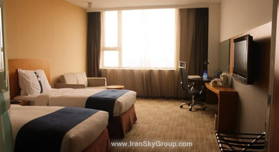 هالیدی این اکسپرس مینزویوان