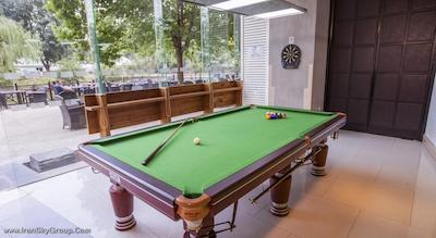 هالیدی این اکسپرس مینزویوان