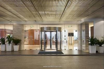 هالیدی این اکسپرس مینزویوان