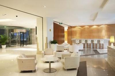 هالیدی این اکسپرس مینزویوان