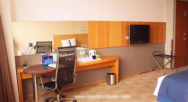 هالیدی این اکسپرس مینزویوان