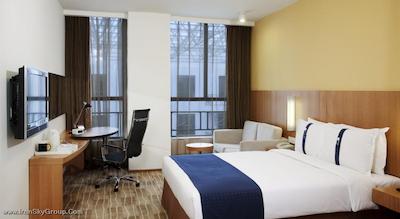 هالیدی این اکسپرس مینزویوان