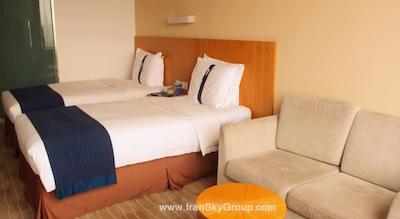 هالیدی این اکسپرس مینزویوان