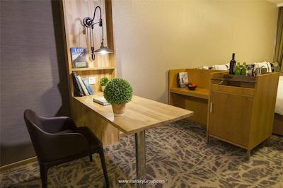 هالیدی این اکسپرس مینزویوان