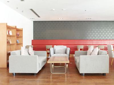 هالیدی این اکسپرس مینزویوان