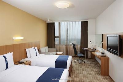 هالیدی این اکسپرس مینزویوان