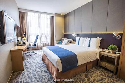 هالیدی این اکسپرس مینزویوان