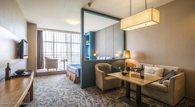 هالیدی این اکسپرس مینزویوان