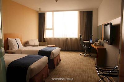 هالیدی این اکسپرس مینزویوان