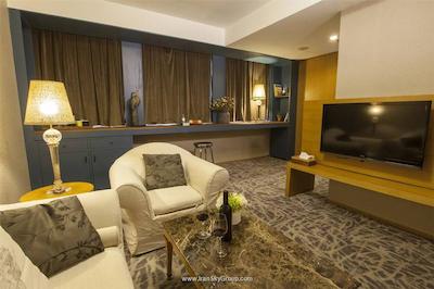 هالیدی این اکسپرس مینزویوان