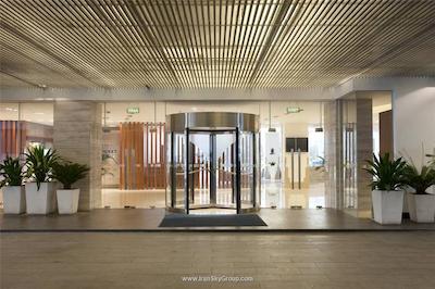 هالیدی این اکسپرس مینزویوان