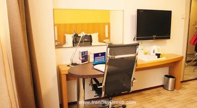 هالیدی این اکسپرس مینزویوان