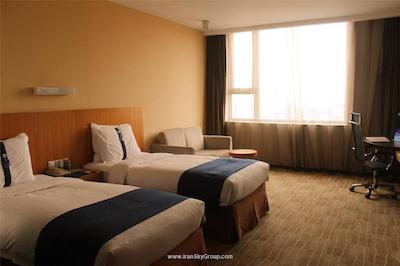 هالیدی این اکسپرس مینزویوان