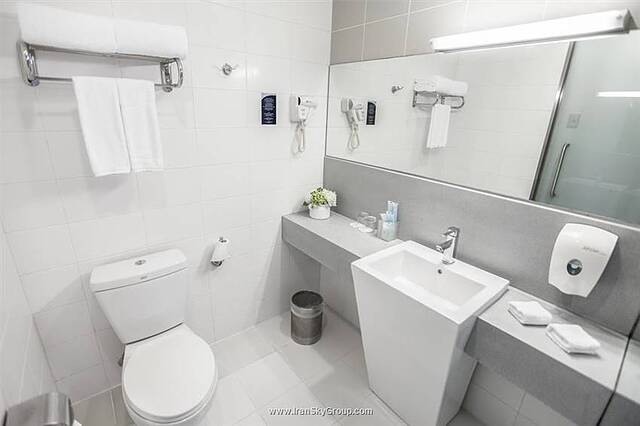 هالیدی این اکسپرس مینزویوان