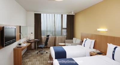 هالیدی این اکسپرس مینزویوان