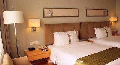 هالیدی این بیجینگ دشنگمن